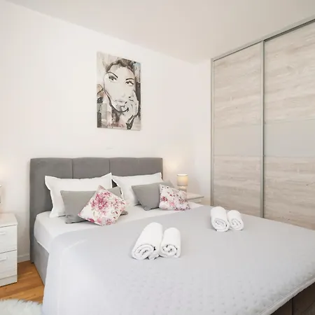 Sunny Place Apartment Podstrana