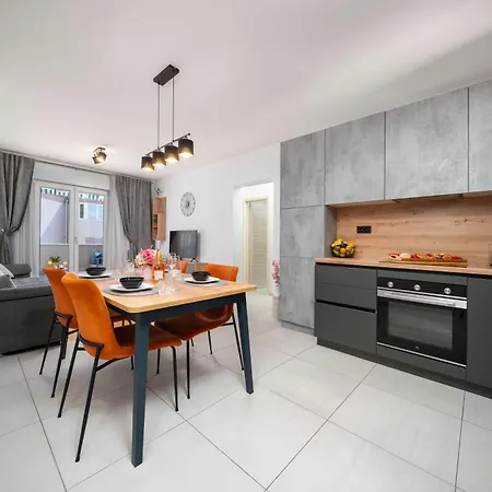 Sunny Place Apartment