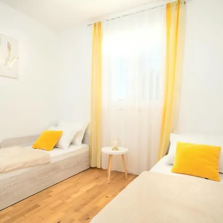 Sunny Place Apartment Podstrana
